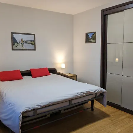 Le Louis Dort Au Calme Apartment *